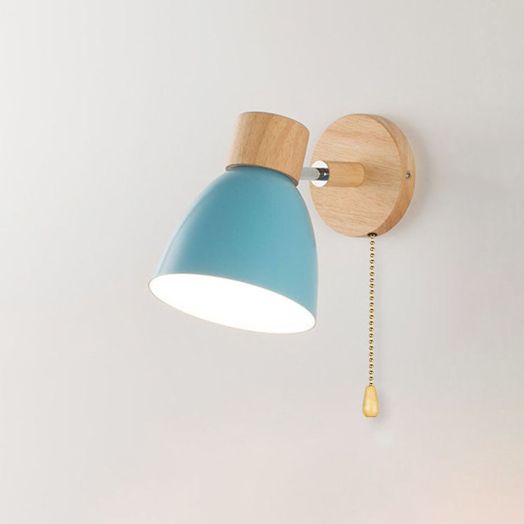 Moderne Wandlamp met Schuine Arm, Hout, Conische Kap