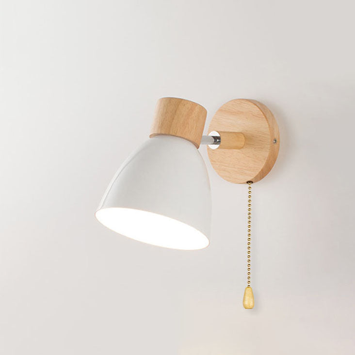 Moderne Wandlamp met Schuine Arm, Hout, Conische Kap