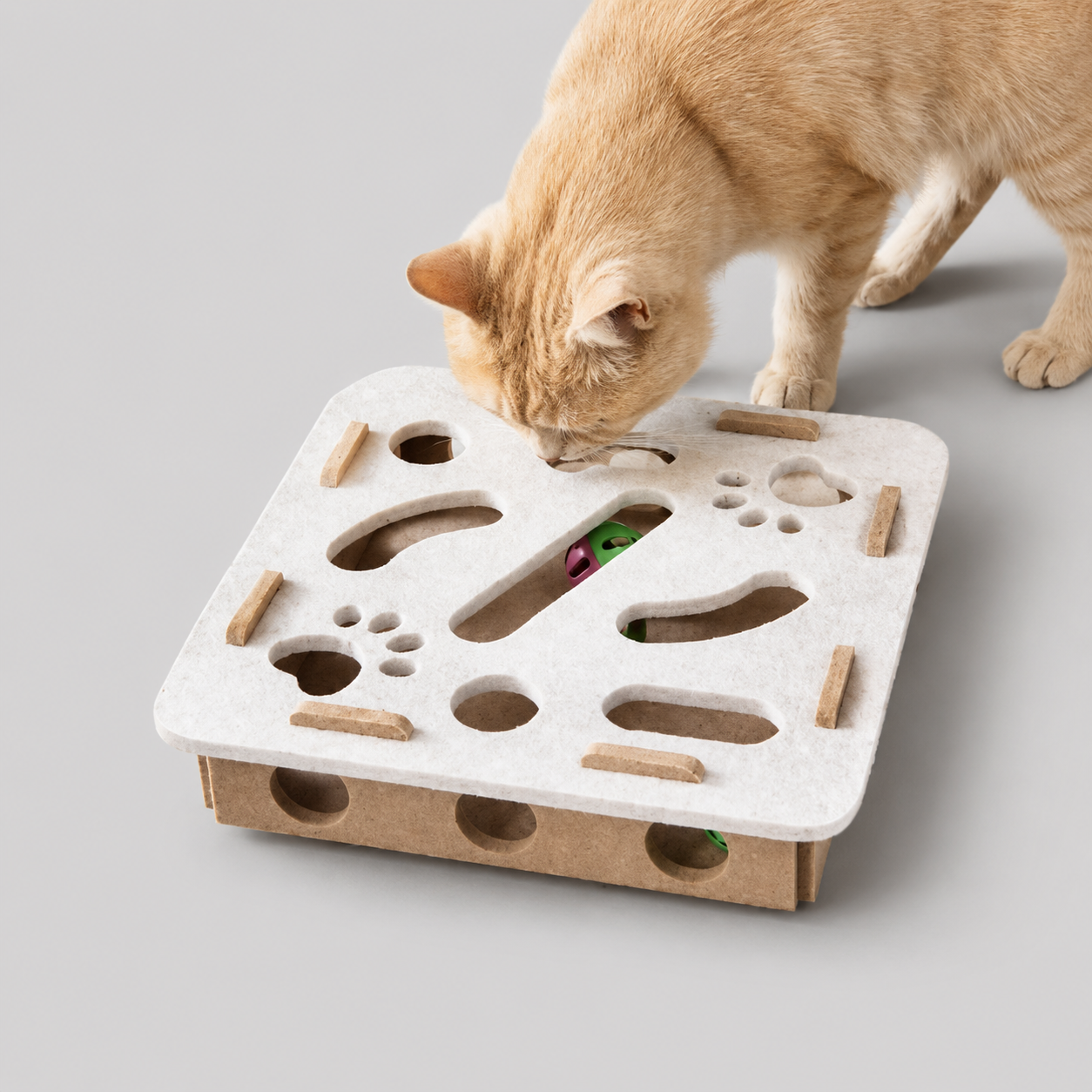 Interactief Kattenspeelbord van Vilt met Speelballen – Activiteitsspeelgoed voor Katten