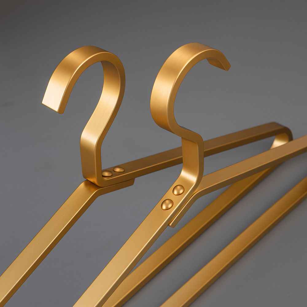 Kleiderbügel : Quenva - Elegante Aluminium Slimline Kleiderbügel (4 Stück) in van Givera