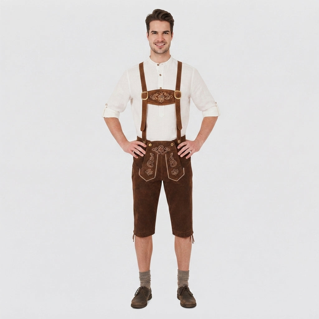 Gifts – Seasonal – Oktoberfest : Heren Suède Kniebroek met Verfijnd Borduurwerk in van Steiner-boutique