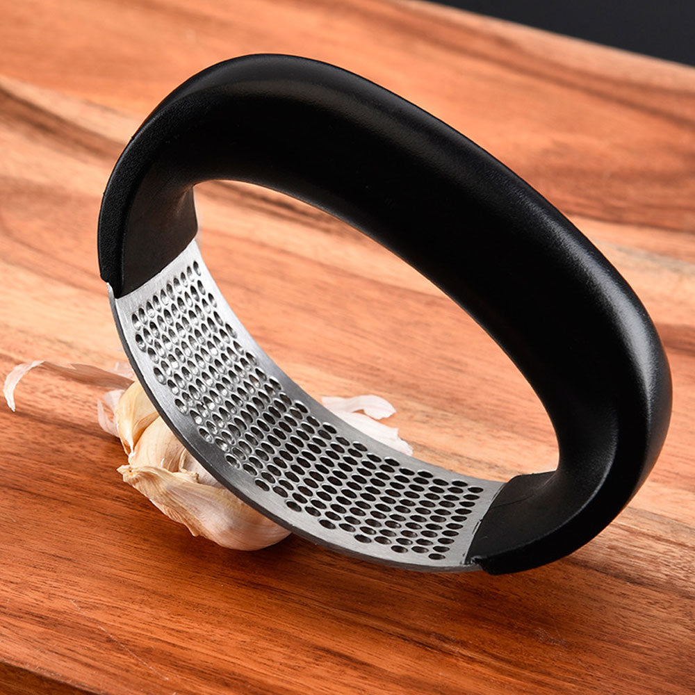 gadgets : Knoflookpers RVS - Gebogen Ergonomisch Keuken Gadget - RVS in van Pantino