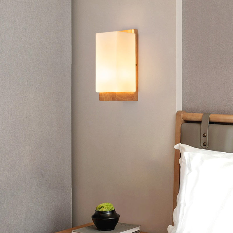 Wandlamp met Rechthoekig Houten Kader en Glazen Kap