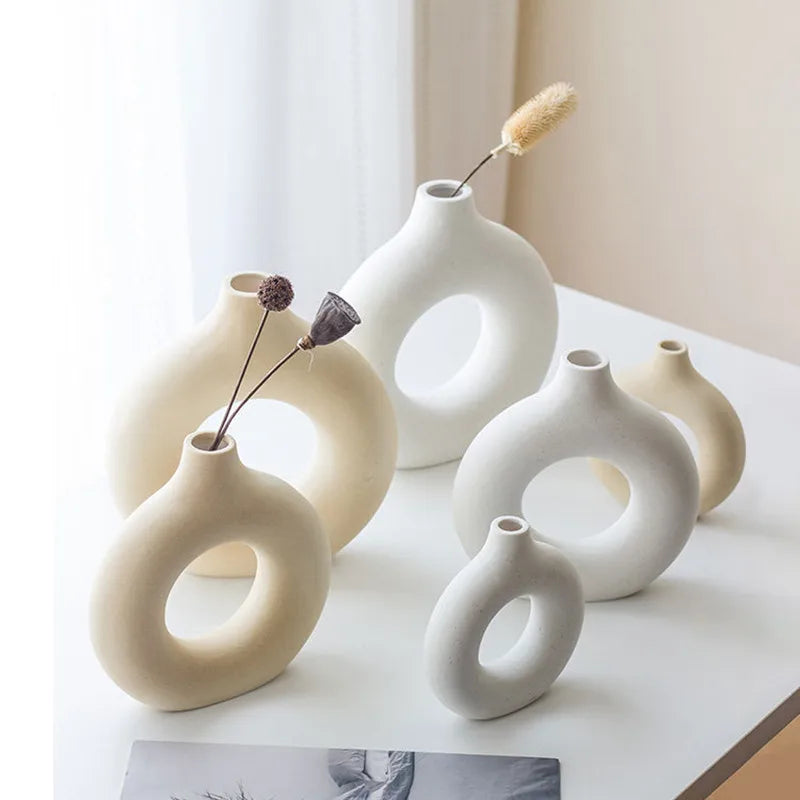 home & garden : Keramische Donut Bloemenvaas Wit - Trendy Sfeervolle Decoratie - Keramiek in van Pantino