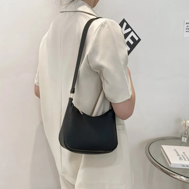 bags : Sara Leather Underarm Bag - Khaki in van Pantino
