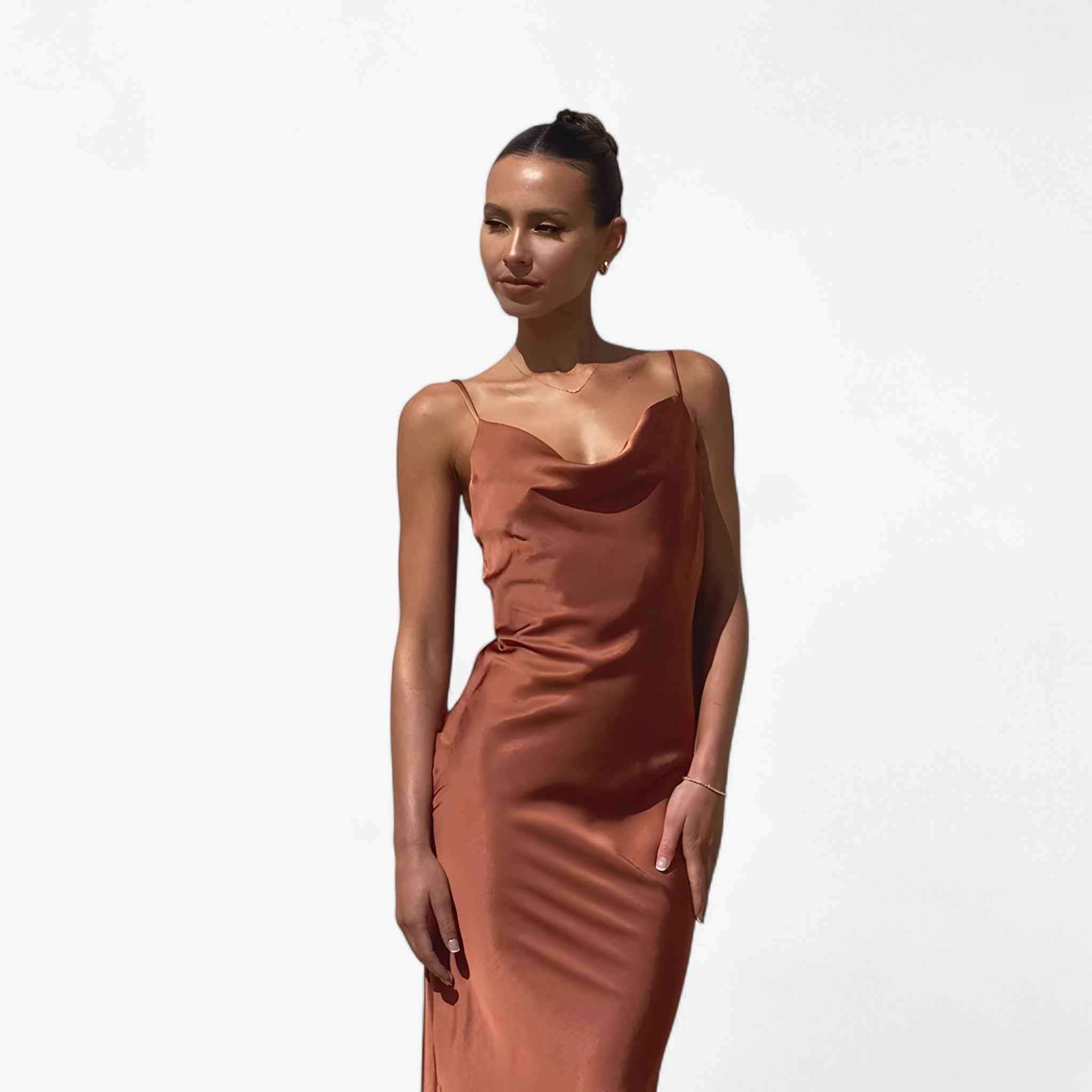 Dianne | Abito Lungo in Seta - €25 : Lang herengewaad van zijde en leer, elegant en zacht in van Pantinoshop