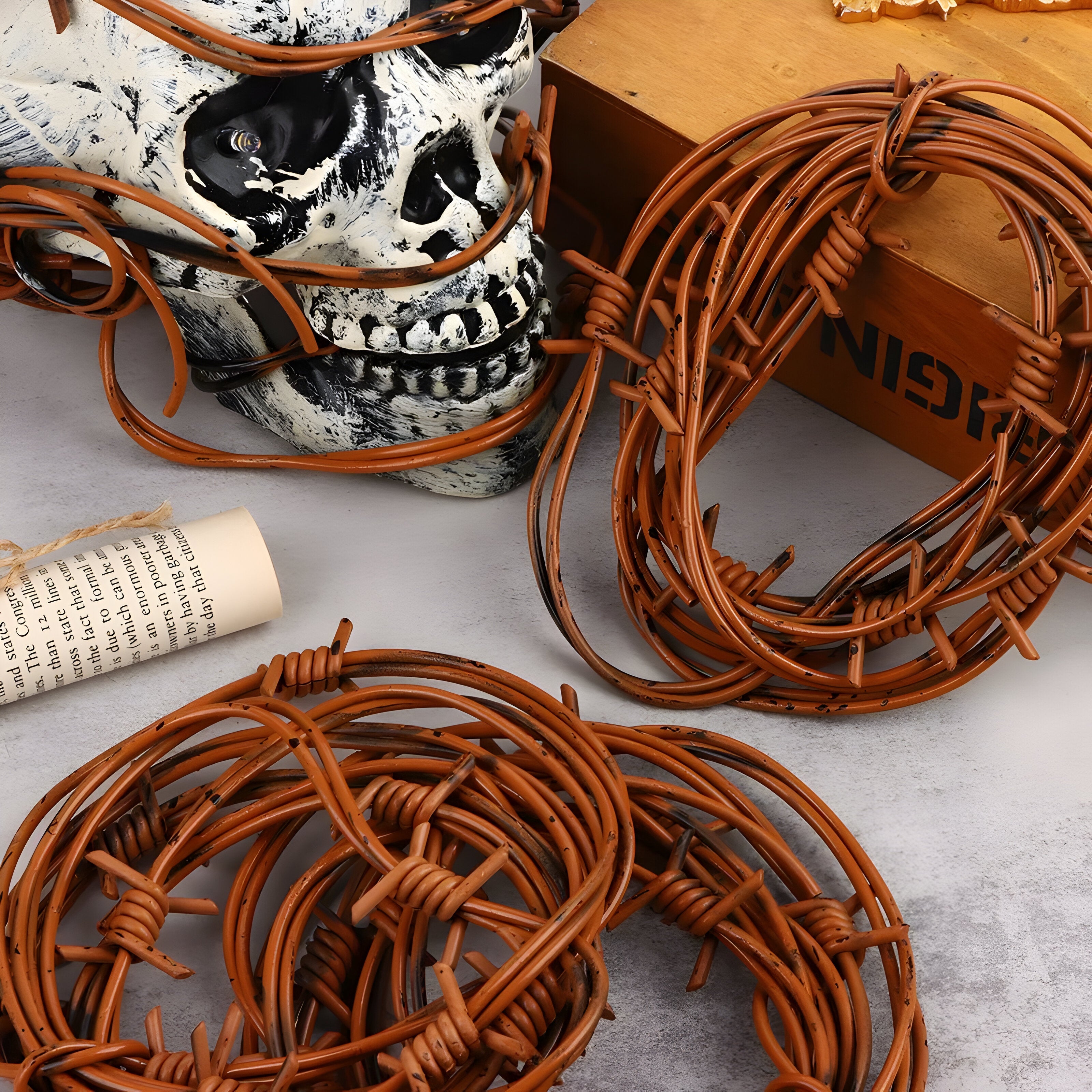 home & garden : Roestige Prikkeldraaddecoratie - Westerse Sfeer voor Halloween in van Pantino