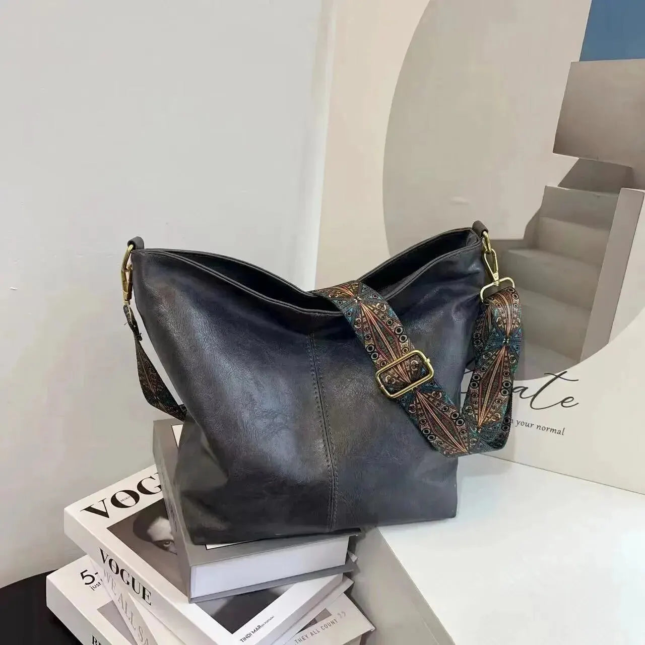 bags : Schoudertas Dames Zwart - Effen Vintage Stijl - Synthetisch Leer in van Pantino