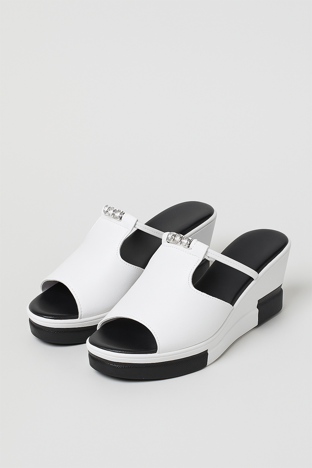 Sandals : Dames sleehakken met Elegante versieringen en Tweekleurige zool - Unieke stijl in Bianco van Pantinoshop