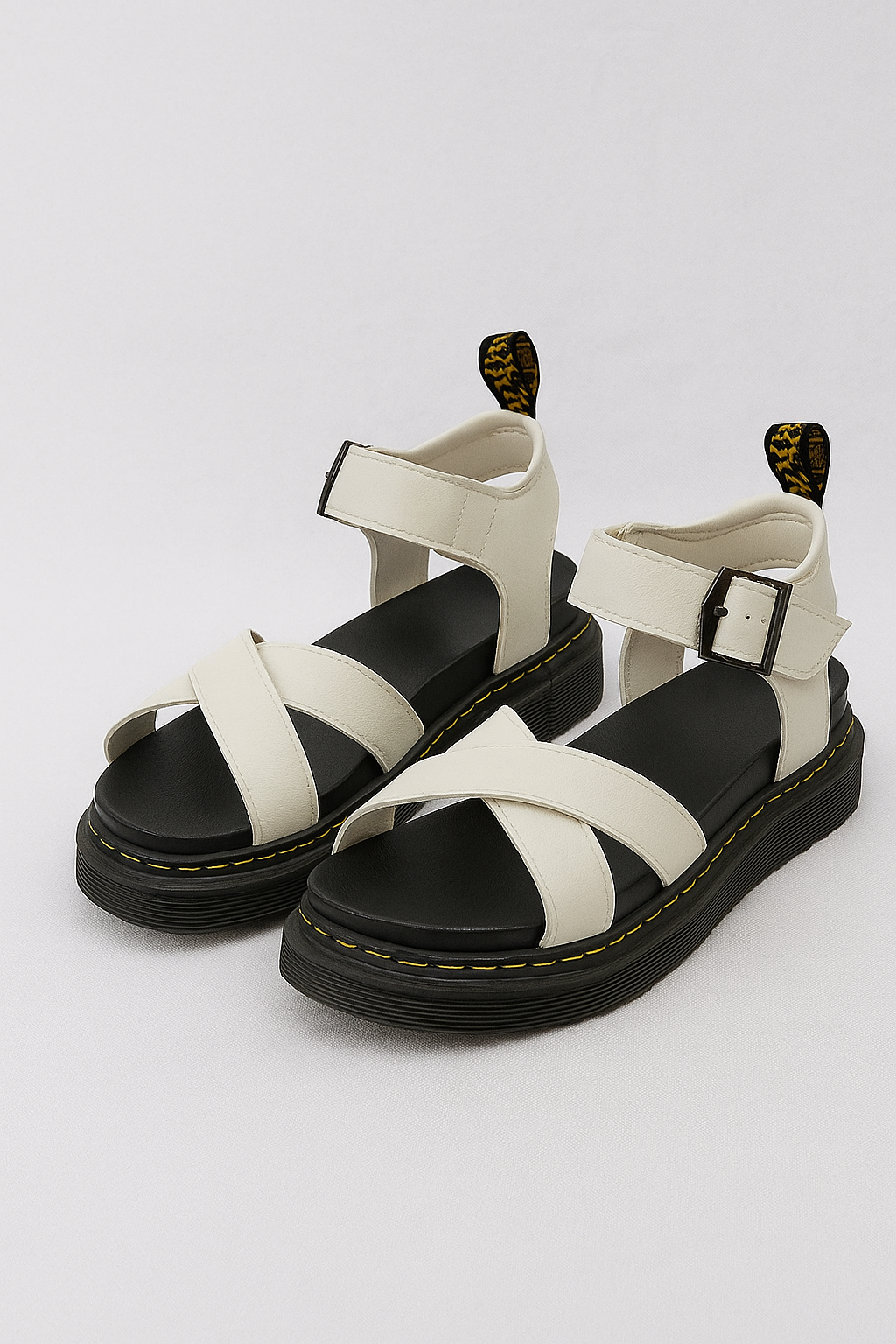 Sandals : Sandalen Artemis Plateau Heren met Gesp, Elegant en Comfortabel in Bianco van Pantinoshop