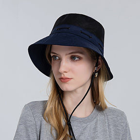 Sun Hat : Ademende Zonnehoed - Khaki in Marine Blauw van Pantino