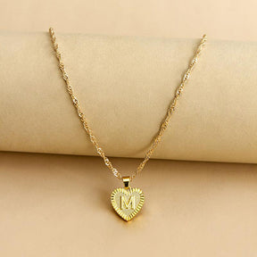 Necklace : Initiaal Hart Hanger in Gold M van Pantino