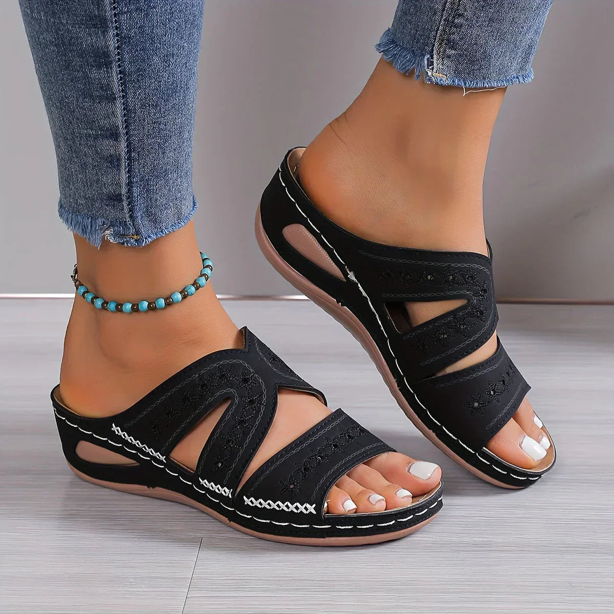 Sandals : Sandalen Dames Zwart - Zijden - Luxe Ontwerp voor een Stijlvolle en Comfortabele Pasvorm in Zwart van Pantino