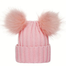 Beanie : Muts met Twee Bontballen Dames - Speels Warm Winter - Pluche in Roze van Pantino