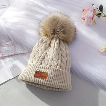Pompom Beanie : Pompom Muts Dames Zwart - Gebreide Warme Winter - Acryl in Beige van Pantino