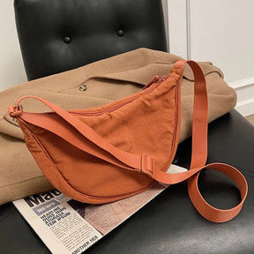 bags : Dumpling Tas Dames Oranje - Lichtgewicht Wolkenvorm - Leer in van Pantino