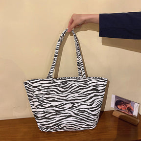 bags : Gestreepte Tas - Beach Chic - Zwart in van Pantino