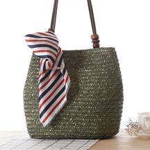 bags : Schoudertas van Stro - Bruin in Leger groen van Pantino