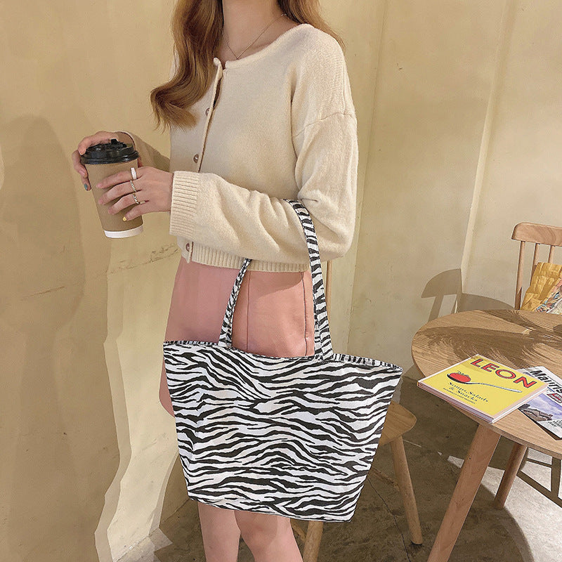 bags : Gestreepte Tas - Beach Chic - Zwart in van Pantino