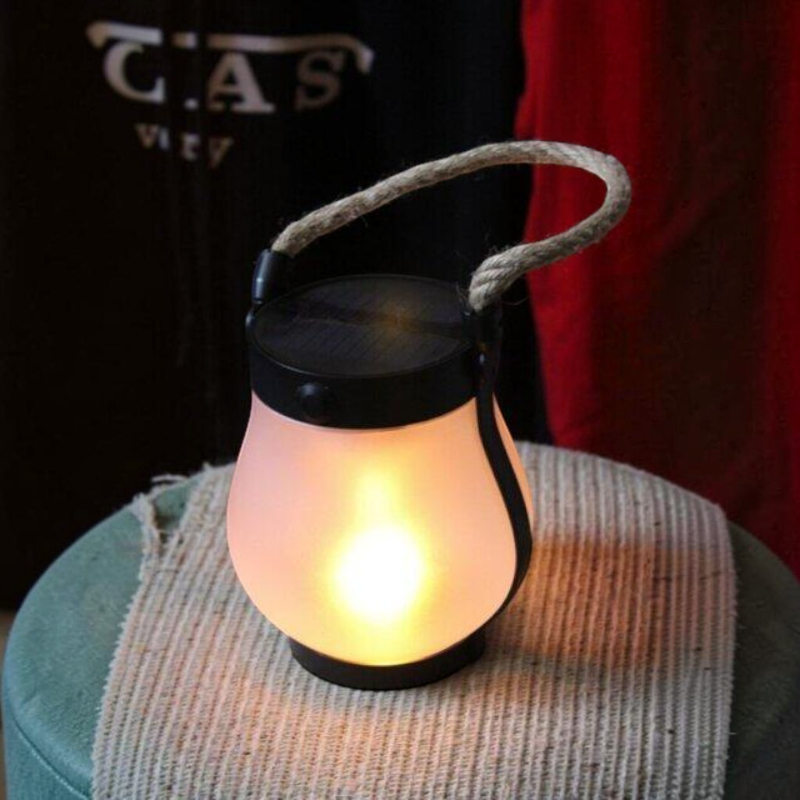 Garden – Lighting – Lanterns : Buiten Vlamlamp Zwart - Solar & Type-C Oplaadbaar Effectlicht in van Loranza