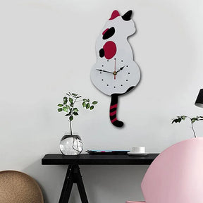 home & garden : Wandklok Kat Waggelend - Nordische Decoratie Grappig - Kunststof in van Pantino