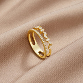 Ring : Ring Goud - Mia 18K Crystal in Goud van Pantino