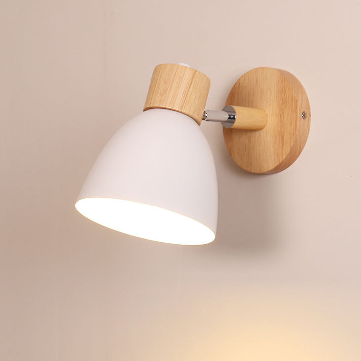Moderne Wandlamp met Schuine Arm, Hout, Conische Kap