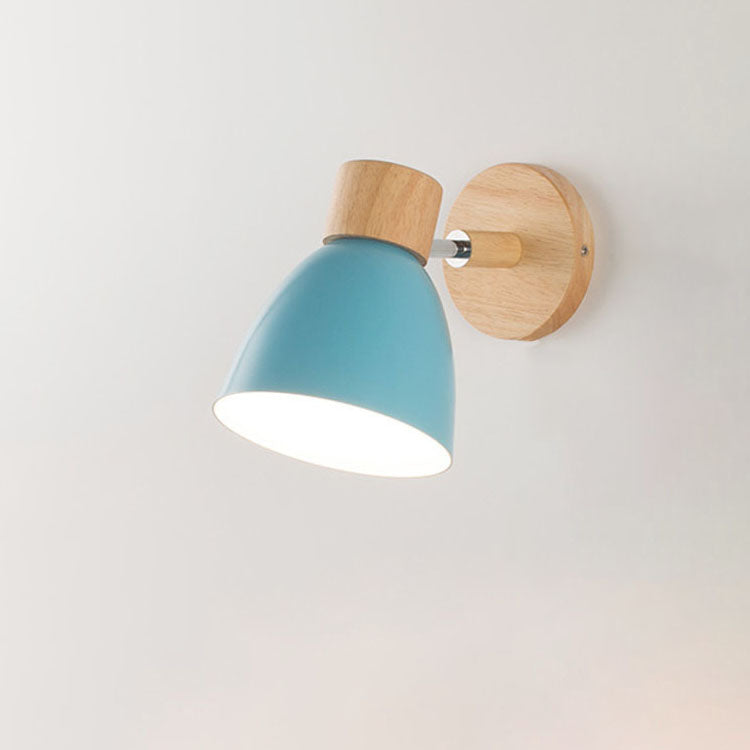 Moderne Wandlamp met Schuine Arm, Hout, Conische Kap