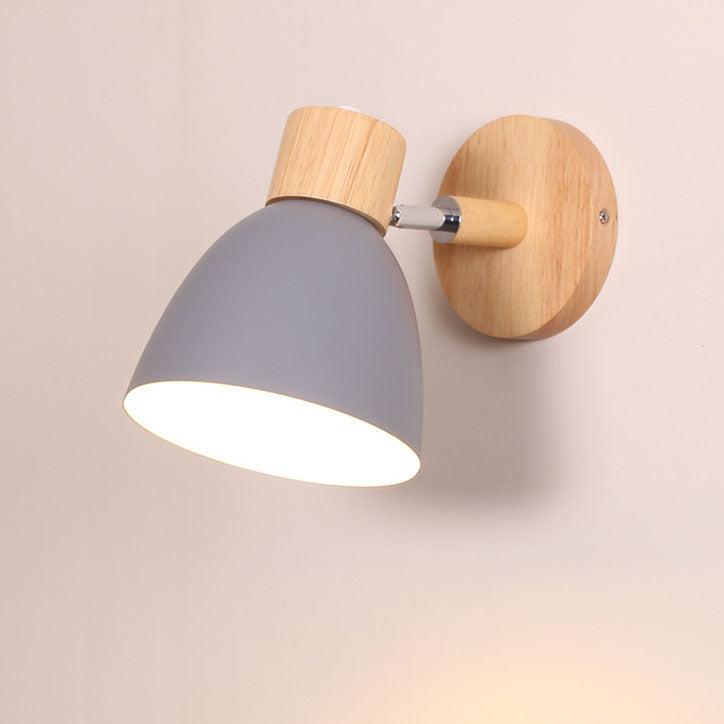 Moderne Wandlamp met Schuine Arm, Hout, Conische Kap