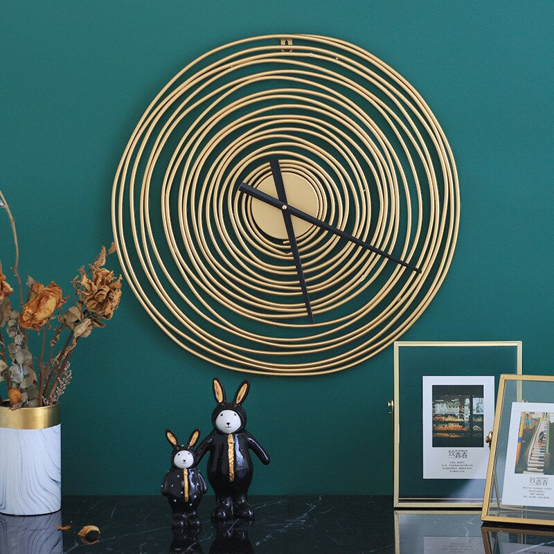 home & garden : Gouden Elegantie - Premium Wandklok - Brengt een Vleugje Glamour in Uw Huis in van Pantino