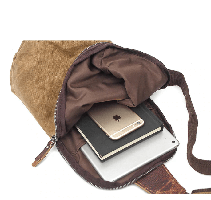 bags : Crossbody tas voor dames, zwart leer, verstelbare riem, ideaal voor dagelijks gebruik in van Pantino