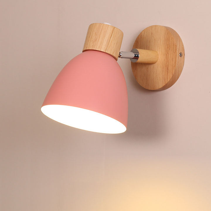 Moderne Wandlamp met Schuine Arm, Hout, Conische Kap