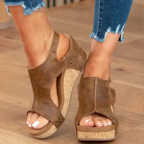 Sandals : Roze Sandalen met Houten Zool Dames - Elegante Schoenen voor met een Vrouwelijke Touch in Bruin van Pantino