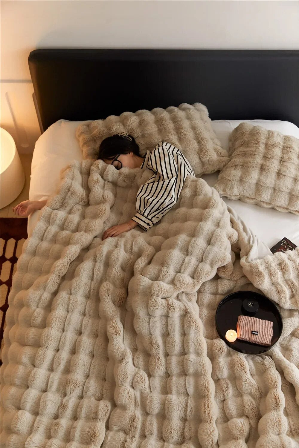 home & garden : SnugWrap - Luxe Deken Wol - Beige in Beige van Pantino