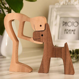 home & garden : Houten Sculptuur van Mens en Hond in Man met hond van Pantinoshop