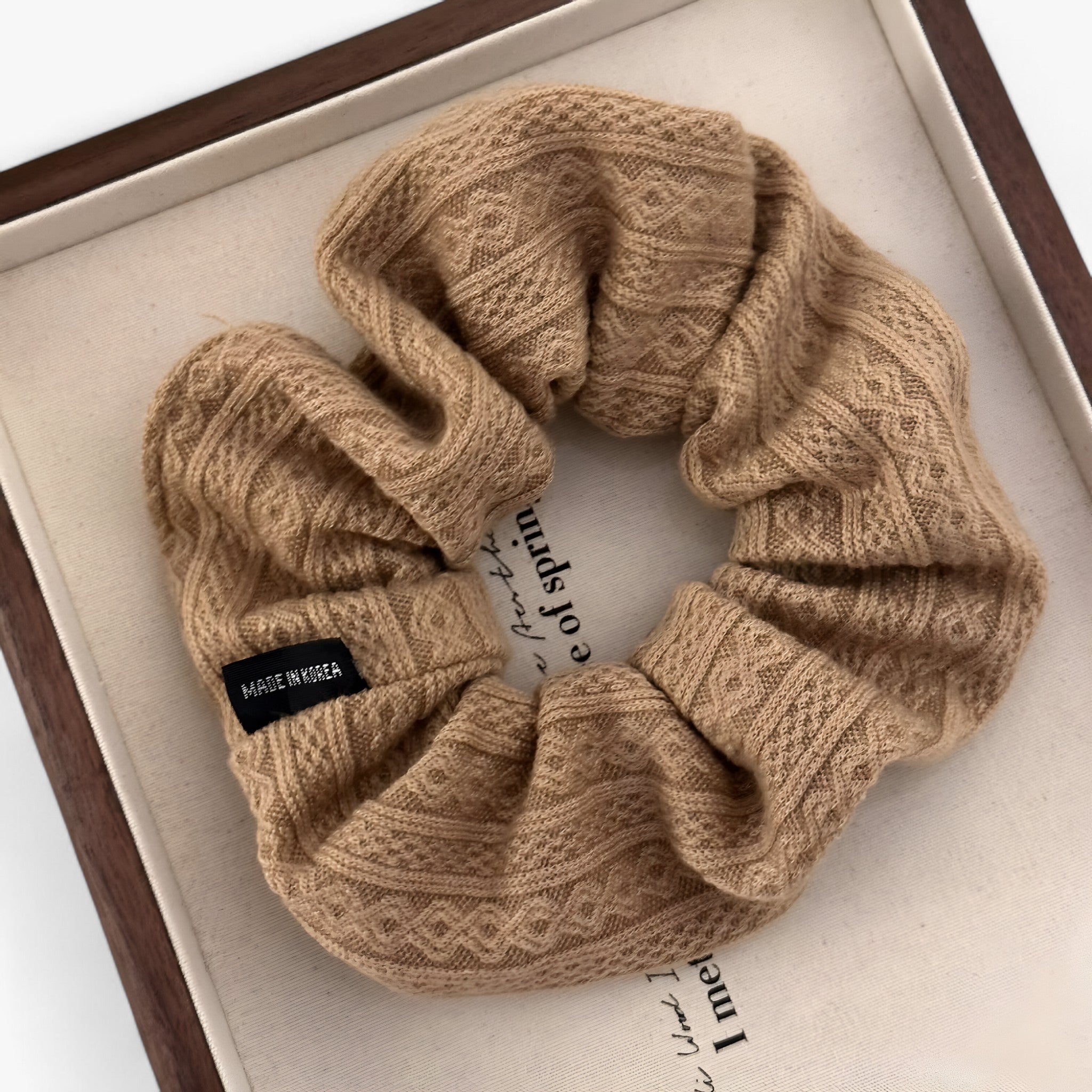Scrunchie : Gebreide Wollen Scrunchie Dames - Zwart in ongeveer 11 cm van Pantino