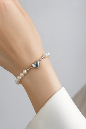 Necklace : Parelketting met Magnetisch Hart Hanger - Lief Cadeau Sieraad - Parel in van Pantino