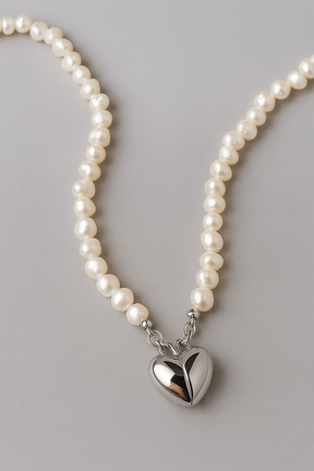 Necklace : Parelketting met Magnetisch Hart Hanger - Lief Cadeau Sieraad - Parel in van Pantino