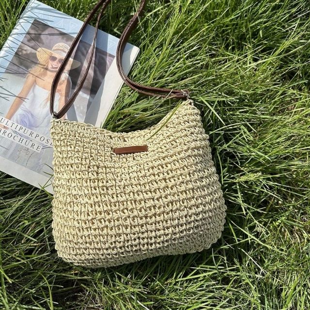 bags : Handgeweven Schoudertas Dames Khaki - Leren Band Bohemian - Stro in van Pantino