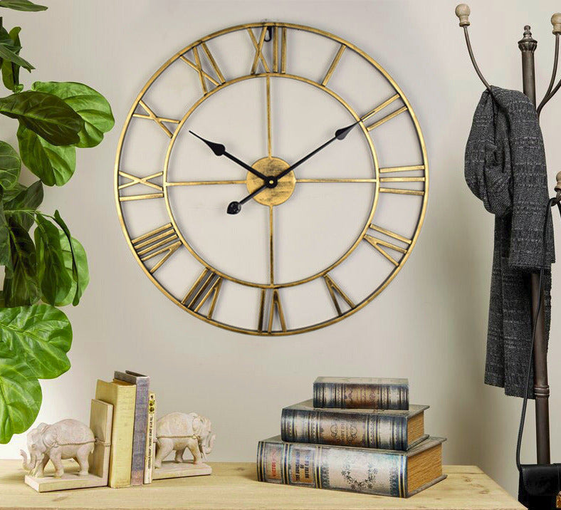 home & garden : Wandklok: Grote retro ijzeren klok voor liefhebbers van vintage charme in huis in van Pantino