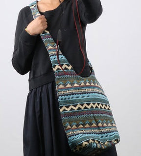 bags : Crossbody Tas de Blauwe Donau - Olifant Mandala Crossbody Tassen in De Blauwe Donau van Pantino