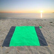 outdoor equipment : Mr Beach Ultieme Strandzand-Vrije Mat - Paars in Groen 200x210cm van Pantino