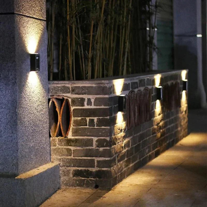 outdoor equipment : GlowGlim - Moderne & Elegante Tuinwandlamp - 1 + 1 in van Pantino