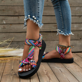 Sandals : Dames Sandalen - Chic Bloemenversiering voor een Modieuze en Stijlvolle Uitstraling - Multicolor in van Pantino