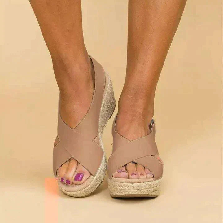 Sneakers : Sneakers Dames Zwart - Stijlvolle Veelzijdige - Perfect voor die Comfort en Flexibiliteit Willen in Beige van Pantino