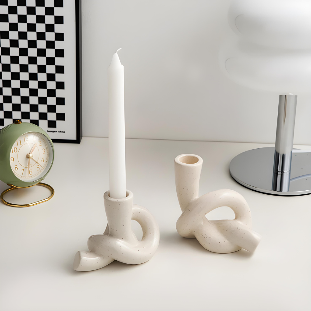 Woondecoratie : Keramische Kandelaar Wit - Sculptuur Twisted Design - Woondecoratie in van Pantino