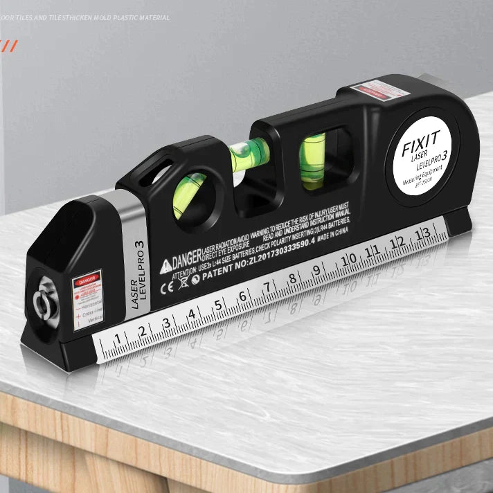 outdoor equipment : MultiTool - Het Perfecte Gereedschap met Laser en Waterpas Gecombineerd in van Pantino