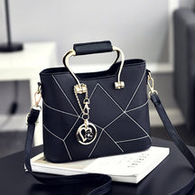 bags : Elegante Stijlvolle Sieradenset Dames - Goud Ketting Oorbellen in Black van Pantino