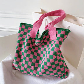 bags : Tote Bag Licht Groen-Wit - KnitTote - Gehaakte Shopper Tas in Groen-roze van Pantino