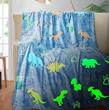 home & garden : Stralend Zelflichtend Tapijt - Grijs in Dino van Pantino